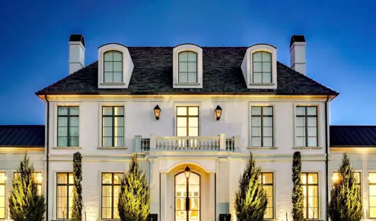 Storm-Ready Luxury Homes: How Troyer Builders Prepares Louisiana Homes for Hurricane Season
