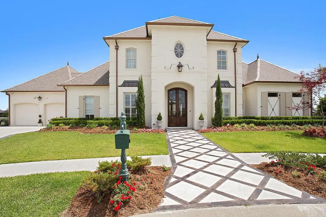 Custom luxury home designed for the Gulf South climate by Troyer Builders